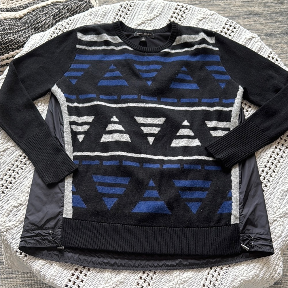 Banana Republic Windbreaker Crewneck Sweater with Geometric Pattern